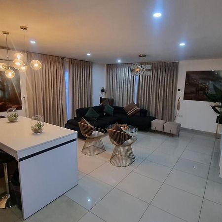 The Gallery Luxury Suites Cpg East Legon Bagian luar foto
